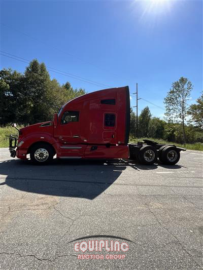 2019 Kenworth T680 6X4 T/A SLEEPER TRUCK TRA