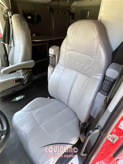 2019 Kenworth T680 6X4 T/A SLEEPER TRUCK TRA
