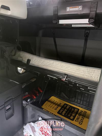 2019 Freightliner CASCADIA 6X4 T/A SLEEPER TRUCK