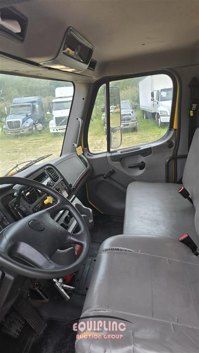2018 Freightliner M2 4X2 26FT NON CDL BOX TRUCK