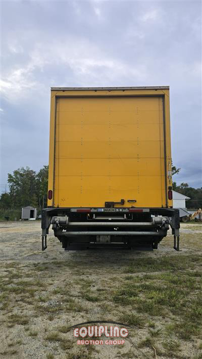 2018 Freightliner M2 4X2 26FT NON CDL BOX TRUCK