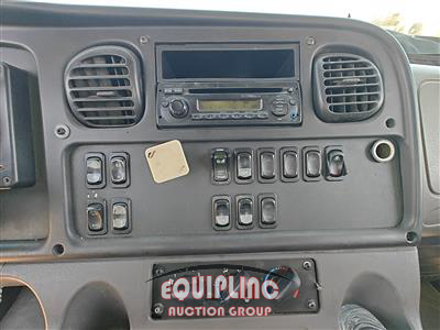 2013 Freightliner M2 4X2 S/A ROLLBACK TRUCK