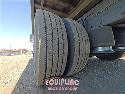 2013 Freightliner M2 4X2 S/A ROLLBACK TRUCK