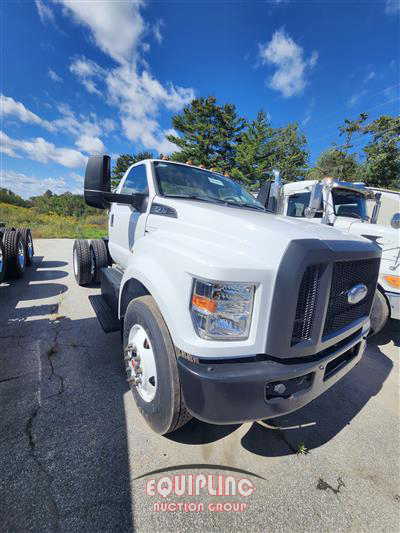2025 Ford F750 4X2 S/A CAB AND CHASSIS T