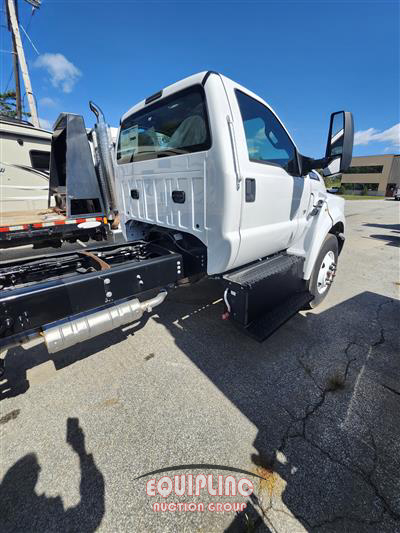 2025 Ford F750 4X2 S/A CAB AND CHASSIS T