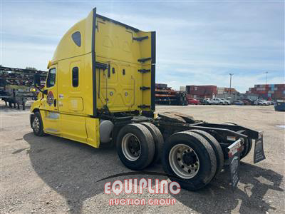 2018 Freightliner CASCADIA 6X4 T/A SLEEPER TRUCK