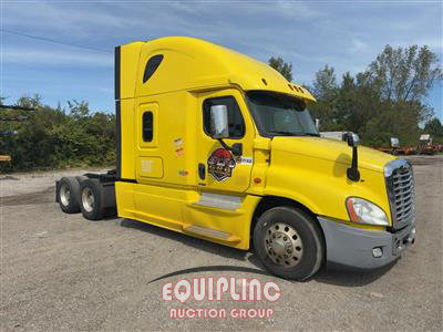 2018 Freightliner CASCADIA 6X4 T/A SLEEPER TRUCK