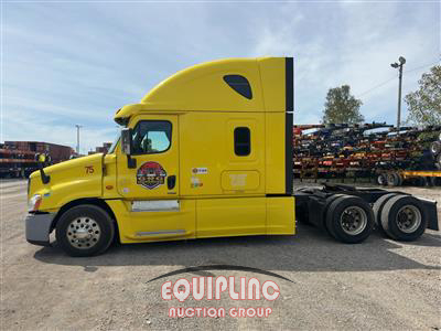 2018 Freightliner CASCADIA 6X4 T/A SLEEPER TRUCK