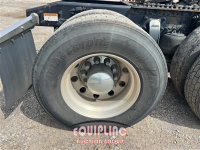 2018 Freightliner CASCADIA 6X4 T/A SLEEPER TRUCK
