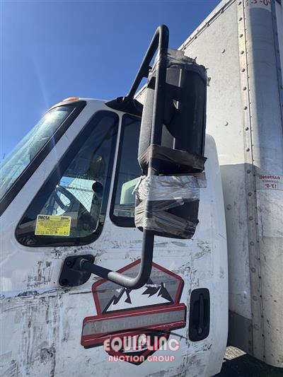 2018 International 4300 4X2 26FT NON CDL BOX TRUC