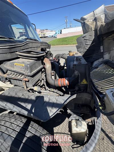 2018 International 4300 4X2 26FT NON CDL BOX TRUC