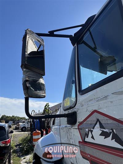 2018 International 4300 4X2 26FT NON CDL BOX TRUC