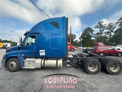 2018 Freightliner CASCADIA 6X4 T/A SLEEPER TRUCK