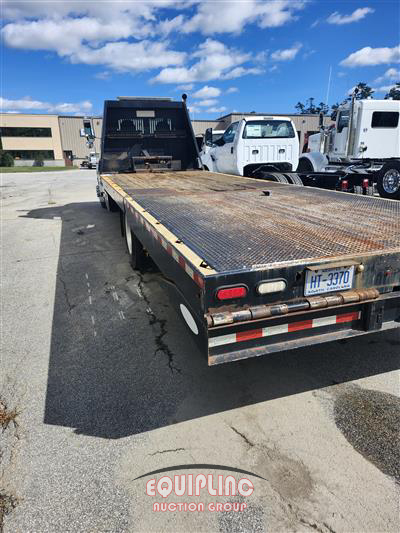2017 Peterbilt 337 4X2 S/A 26FT FLATBED TRUCK