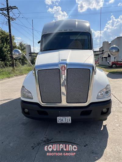 2021 Kenworth T680 6X4 T/A SLEEPER TRUCK TRA