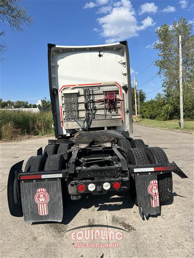 2021 Kenworth T680 6X4 T/A SLEEPER TRUCK TRA
