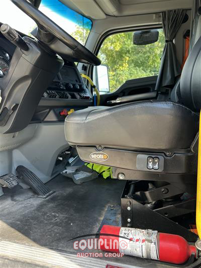 2021 Kenworth T680 6X4 T/A SLEEPER TRUCK TRA