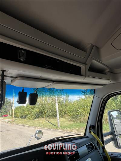 2021 Kenworth T680 6X4 T/A SLEEPER TRUCK TRA