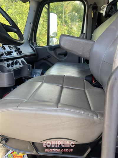 2020 Freightliner M2