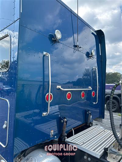 2019 Peterbilt 389 T/A 6X4 SLEEPER TRUCK TRAC
