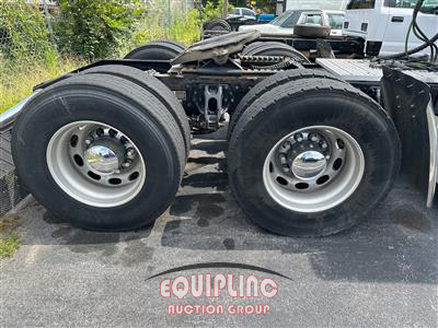 2019 Peterbilt 389 T/A 6X4 SLEEPER TRUCK TRAC