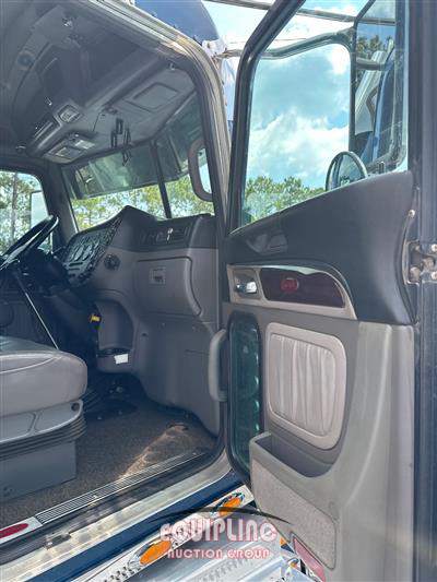 2019 Peterbilt 389 T/A 6X4 SLEEPER TRUCK TRAC