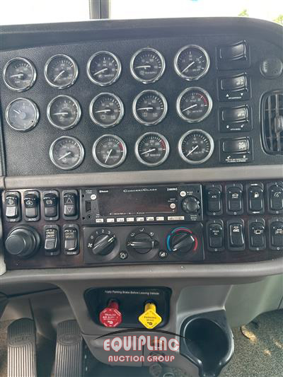 2019 Peterbilt 389 T/A 6X4 SLEEPER TRUCK TRAC