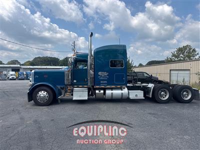 2019 Peterbilt 389 T/A 6X4 SLEEPER TRUCK TRAC