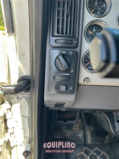2014 Mack Pinnacle