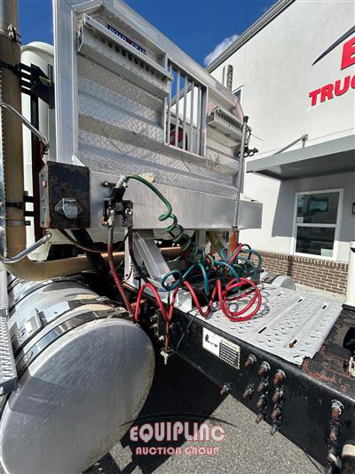2014 Mack Pinnacle