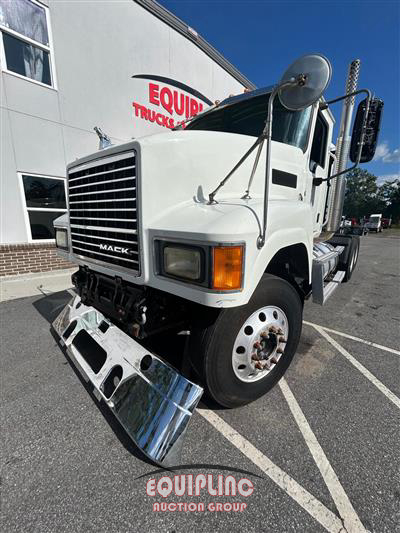 2014 Mack Pinnacle
