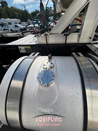 2014 Mack Pinnacle