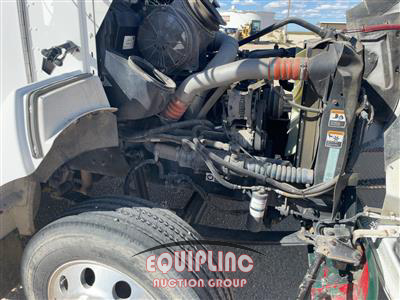 2005 Kenworth T300 4X2 S/A DAY CAB TOTER TRU