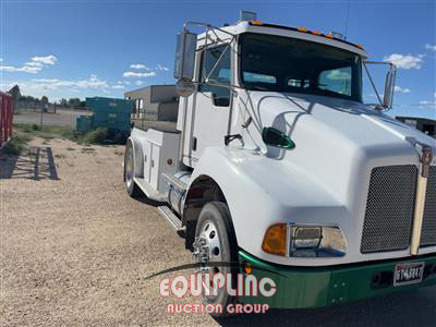 2005 Kenworth T300 4X2 S/A DAY CAB TOTER TRU