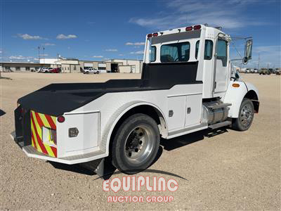 2005 Kenworth T300 4X2 S/A DAY CAB TOTER TRU