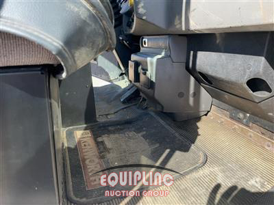 2005 Kenworth T300 4X2 S/A DAY CAB TOTER TRU