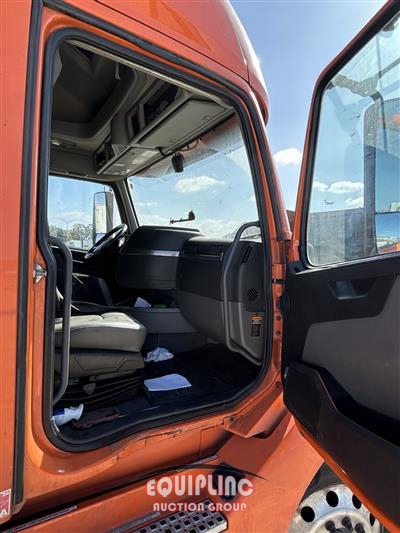 2020 Volvo VNL760 6X4 T/A SLEEPER TRUCK T