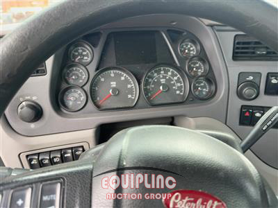 2017 Peterbilt 579 6X4 T/A DAY CAB TRUCK