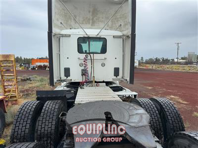 2017 Peterbilt 579 6X4 T/A DAY CAB TRUCK