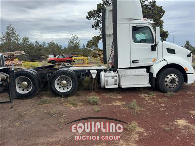 2017 Peterbilt 579 6X4 T/A DAY CAB TRUCK