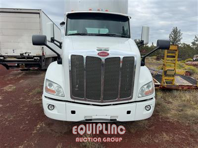 2017 Peterbilt 579 6X4 T/A DAY CAB TRUCK