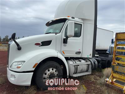 2017 Peterbilt 579 6X4 T/A DAY CAB TRUCK