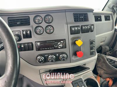 2017 Peterbilt 579 6X4 T/A DAY CAB TRUCK