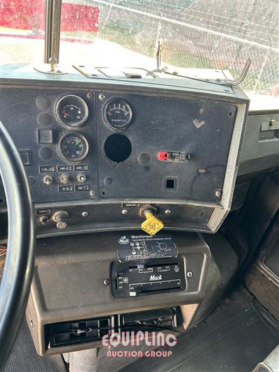 1989 Mack DM