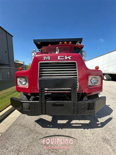 1989 Mack DM