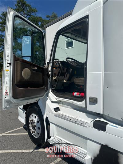 2014 Volvo VNL