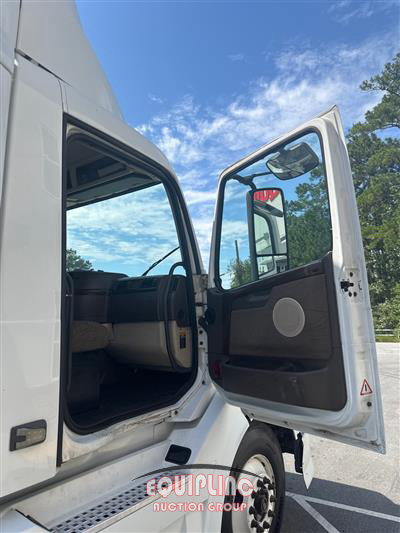 2014 Volvo VNL