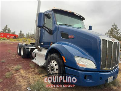 2016 Peterbilt 579 6X4 T/A DAY CAB TRUCK