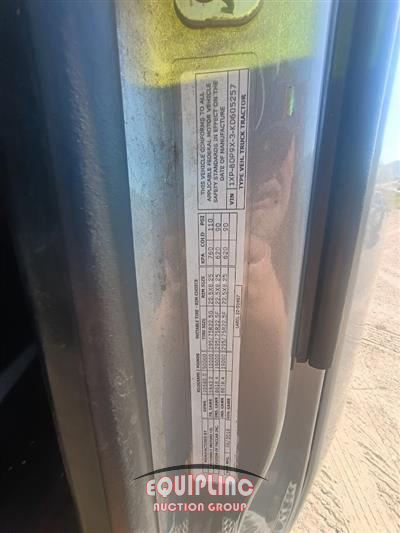 2019 Peterbilt 579 6X4 T/A SLEEPER TRUCK TRAC