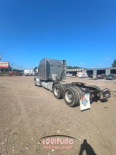 2019 Peterbilt 579 6X4 T/A SLEEPER TRUCK TRAC